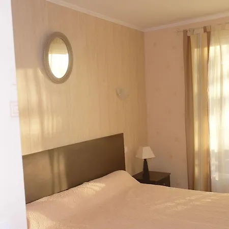 Hostellerie Saint Clement Hotel 3*